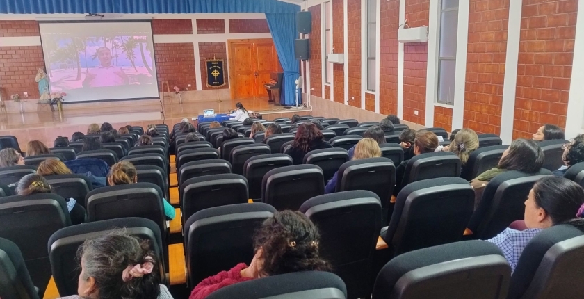 Nuestros asistentes de la educación participan en un nuevo encuentro de coaching psicológico